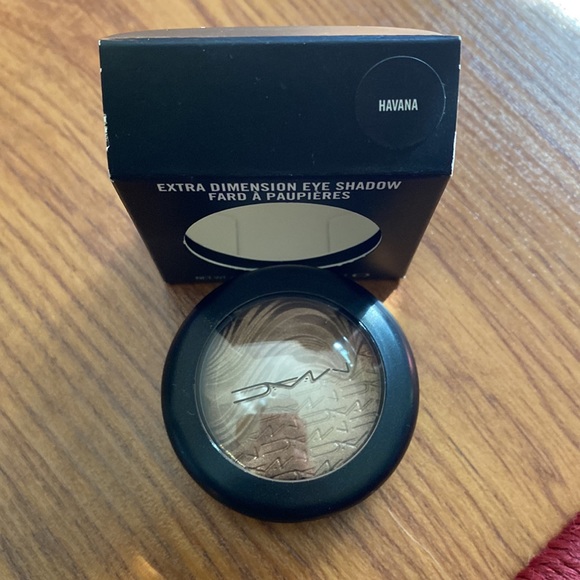MAC Extra Dimension Eye Shadow!  RARE AND DISCONTINUED- Havana - Picture 3 of 4